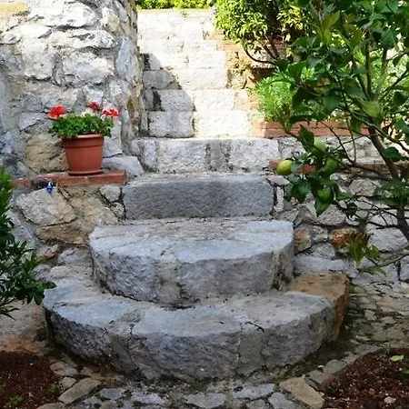 Hospederia El Cantio 3*