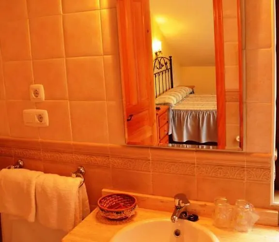 Hospederia El Cantio 3* Orena