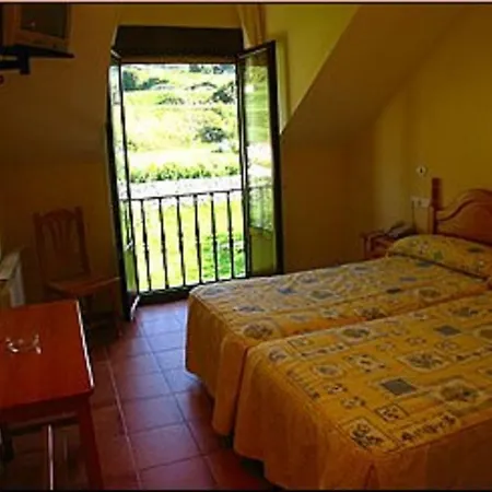 Hospederia El Cantio 3* Oreña