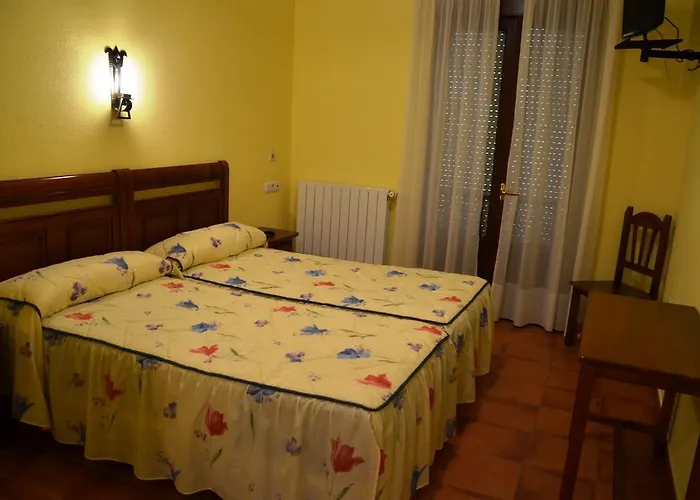 Hospederia El Cantio 3* Orena