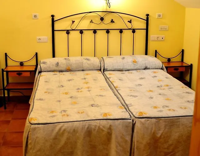 Hospederia El Cantio 3* Orena