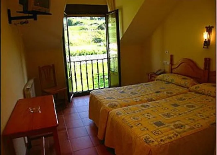 Hospederia El Cantio 3* Orena